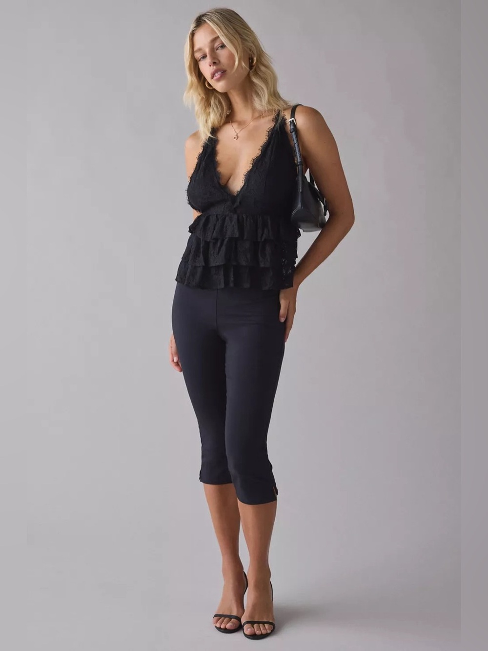 Urban Outfitters Kimchi Blue Antoinette Plunging Tiered Lace Babydoll Cami - Picture 2 of 8